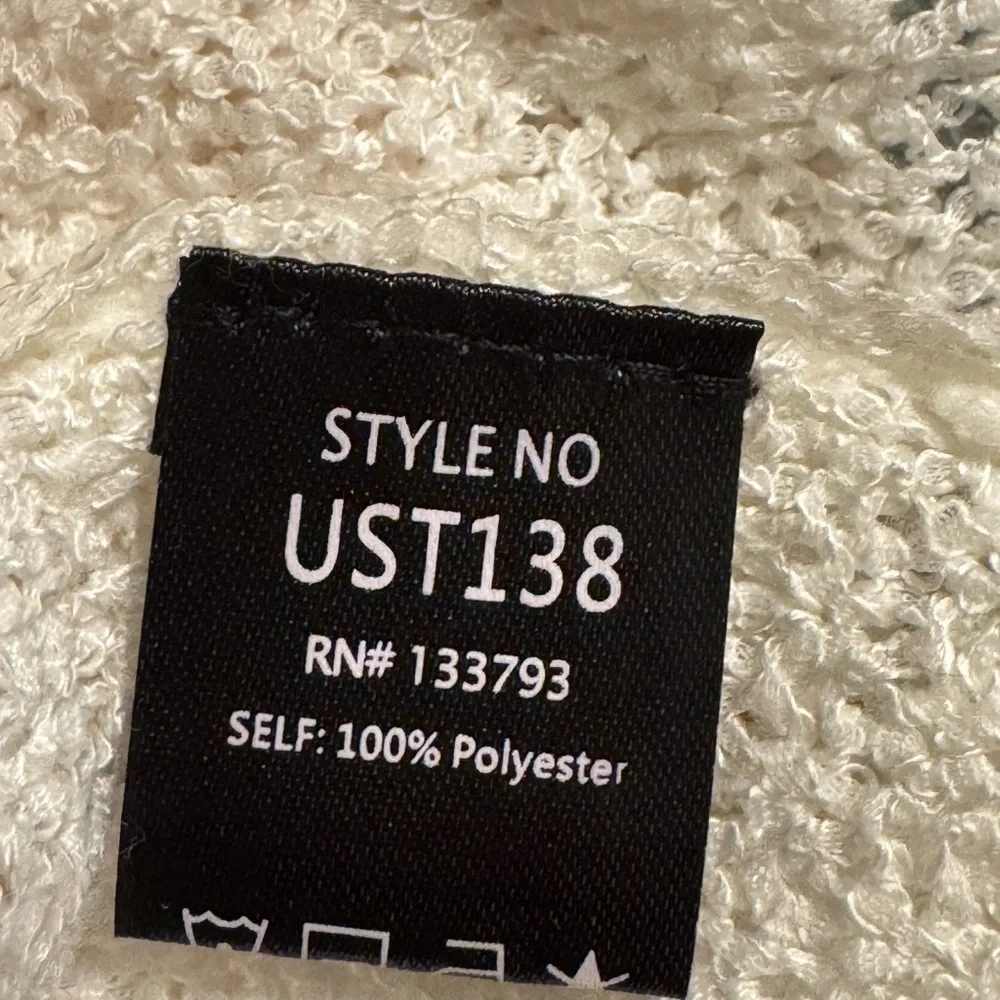 POL White Sweater with Multicolor Floral Design